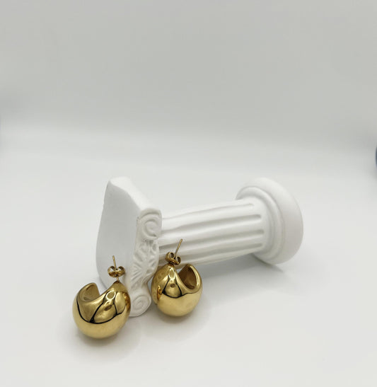 Aretes Imperio | Joyería bañada en oro 18K con diseño majestuoso