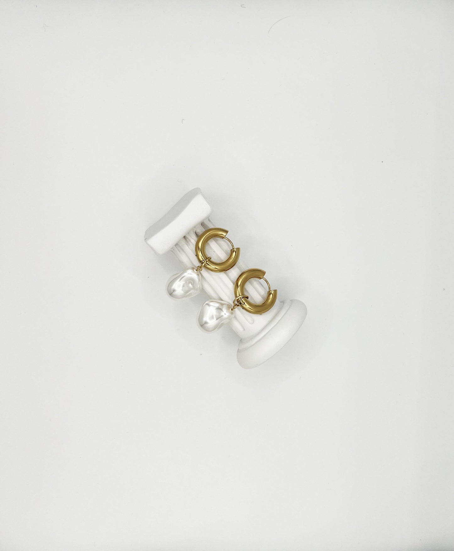 Aretes Ícaro | Joyería bañada en oro 18K inspirada en la libertad