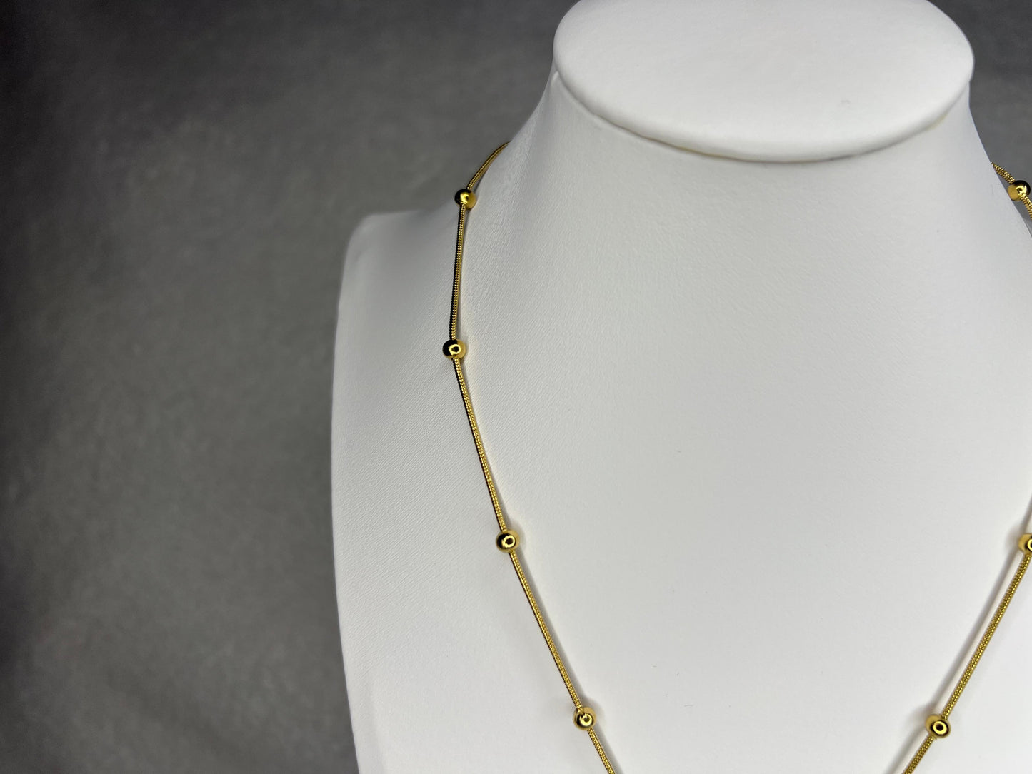 Collar Ishtar | Joyería bañada en oro 18K con dije de corazón elegante