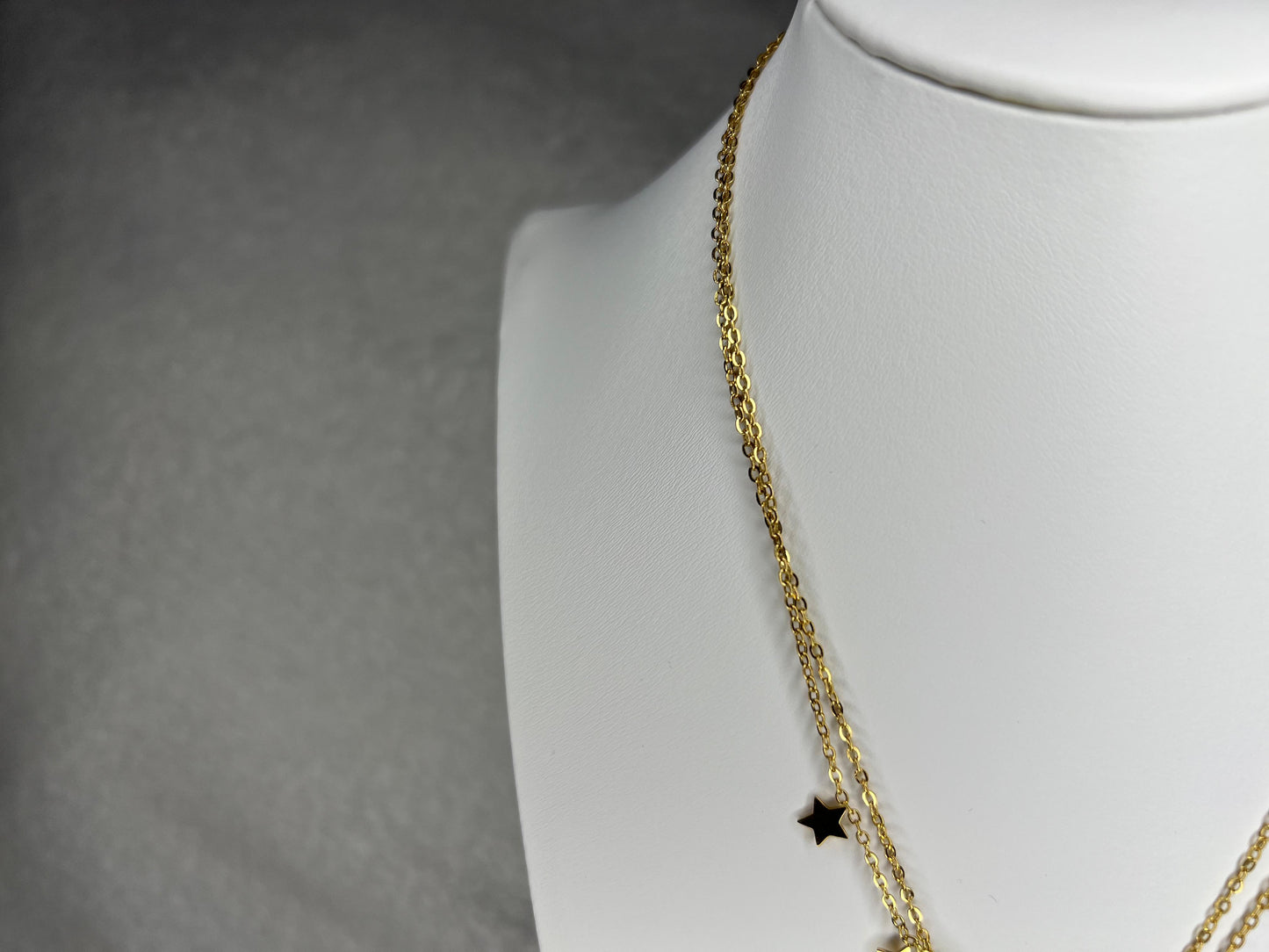 Collar Vesta | Joyería celestial bañada en oro 18K con estrellas y lunas