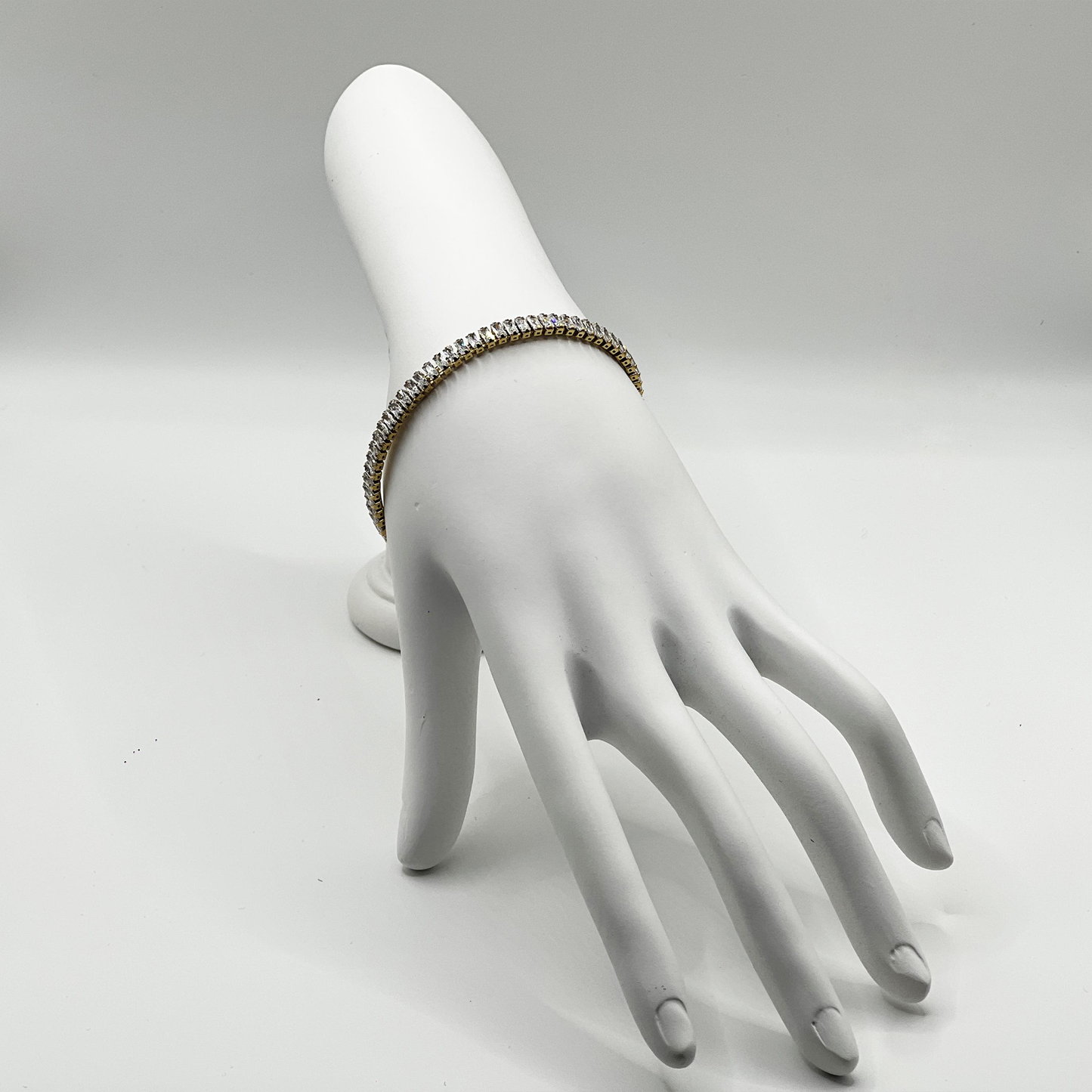Pulsera Noa | Joyería elegante bañada en oro 18K con circonias brillantes