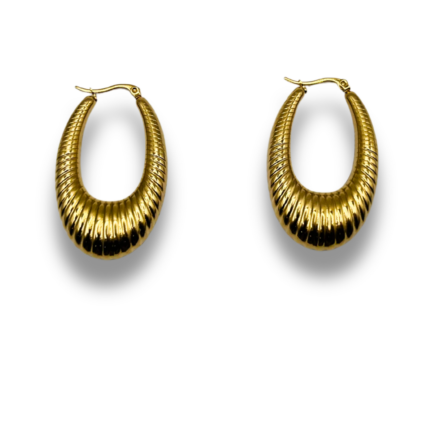 Aretes Encanto Real | Joyería bañada en oro 18K con diseño elegante