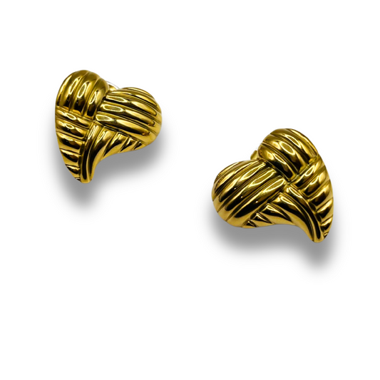 Aretes Nácar | Joyería bañada en oro 18K con diseño de corazón