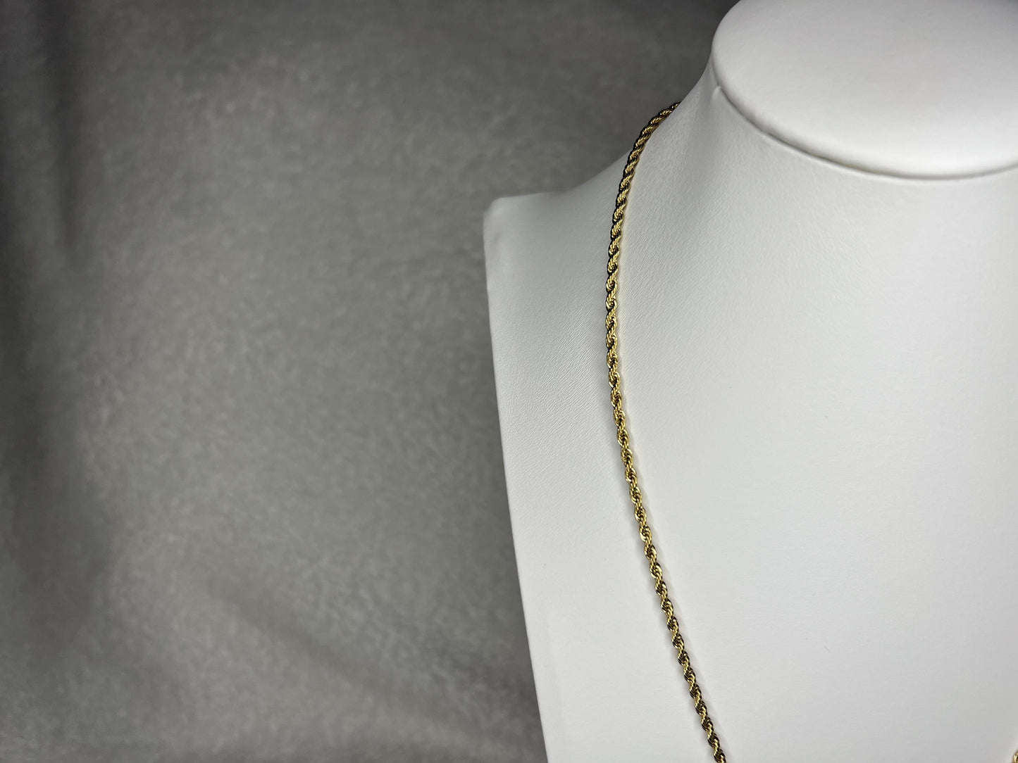Collar Cassiopeia | Joyería bañada en oro 18K con diseño de cruz elegante