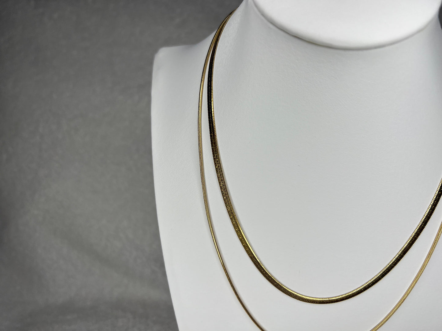 Collar Sofía | Joyería minimalista bañada en oro 18K con doble cadena elegante