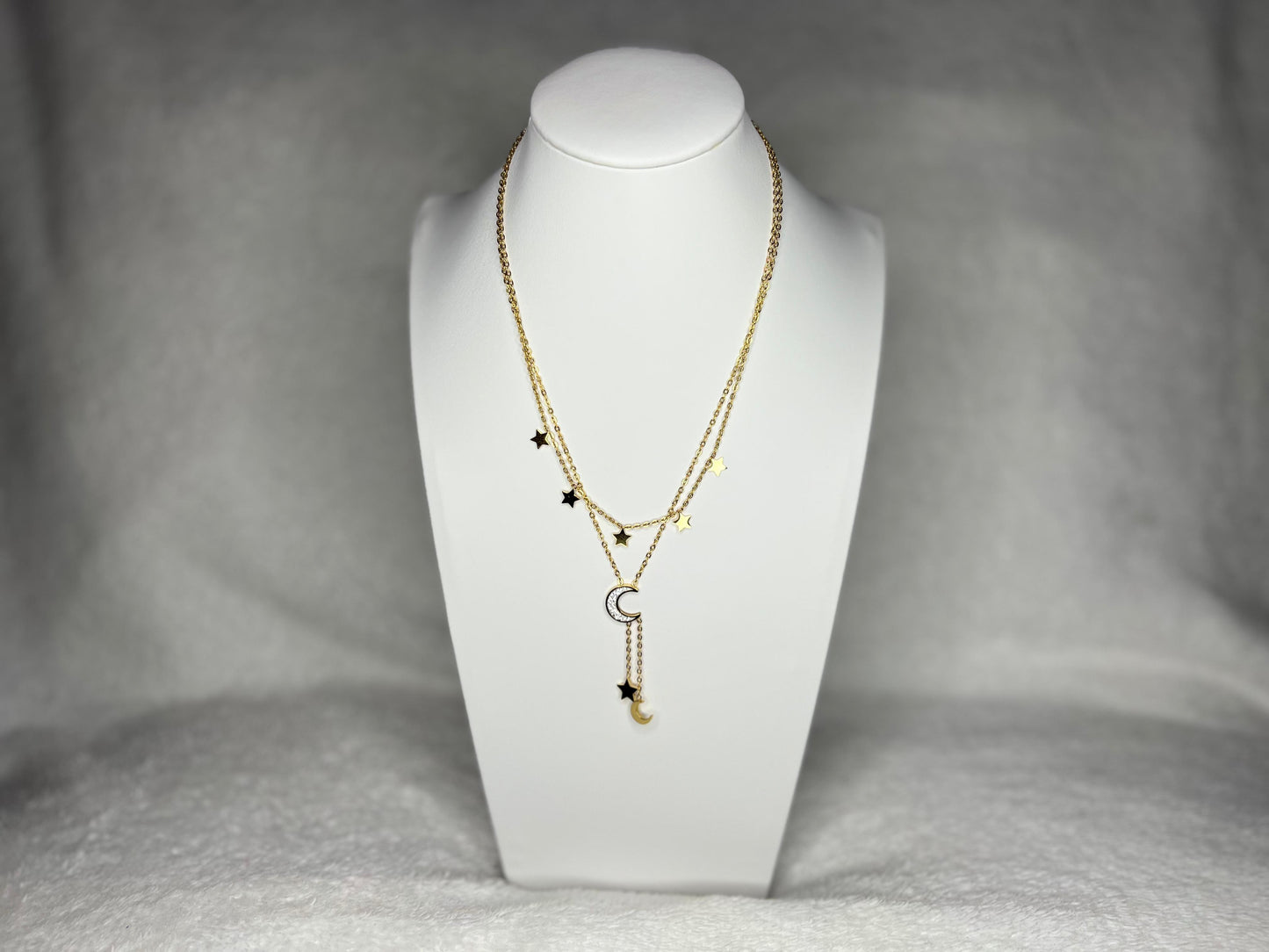 Collar Vesta | Joyería celestial bañada en oro 18K con estrellas y lunas