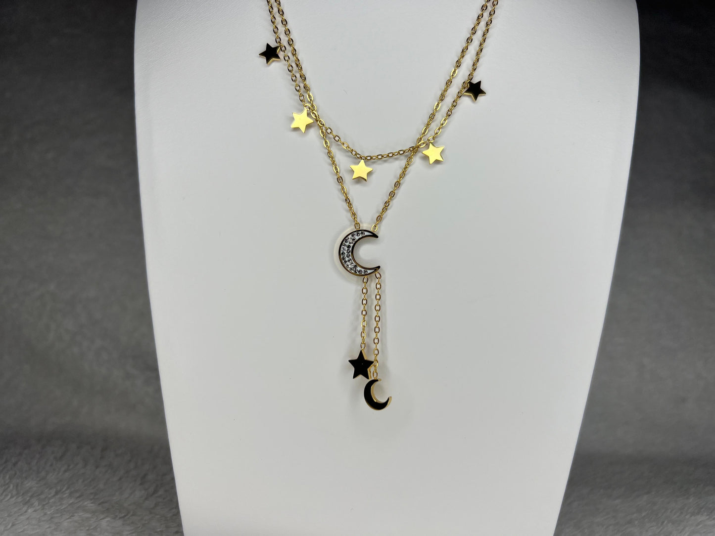 Collar Vesta | Joyería celestial bañada en oro 18K con estrellas y lunas